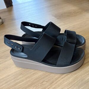 CROCS Black Platform Sandal with Taupe Platform